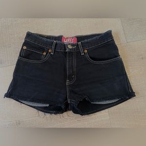 Vintage Levi’s black denim shorts size 0